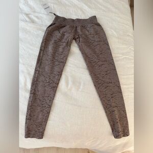 NVGTN Breakthrough seamless leggings in oak